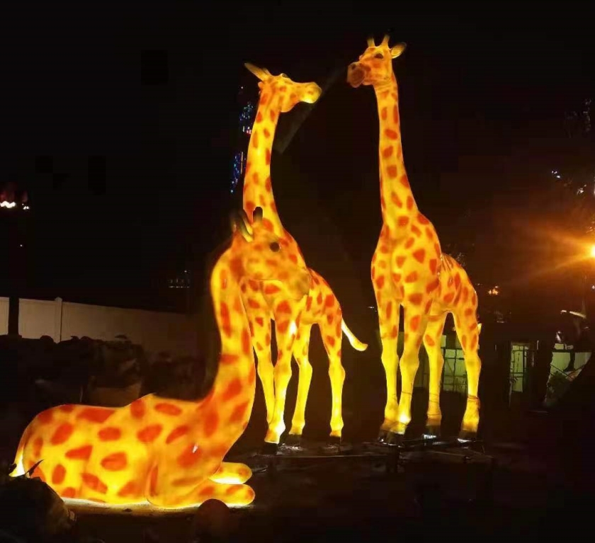 長頸鹿雕塑